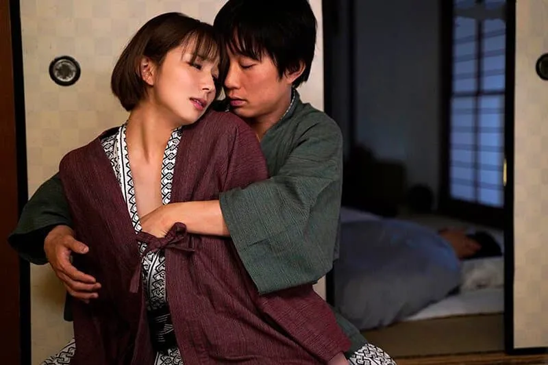 Chuyến đi suối nước nóng xoạc cô bạn thân của cô vợ sắp cưới có thai cmnl