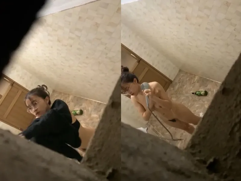 Quay lén ghệ vú to tắm, khe âm đạo chảy nước ròng ròng